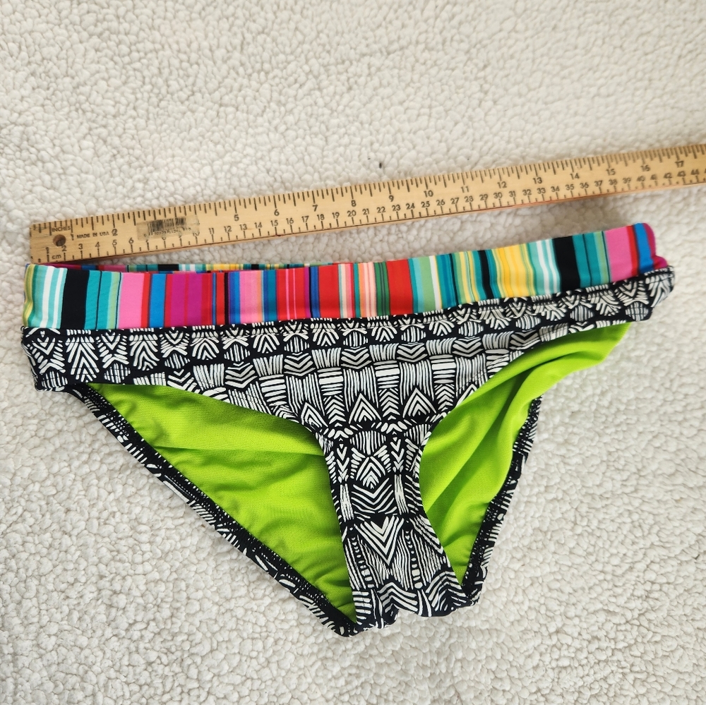 Title Nine Size Large Swim Bottoms
